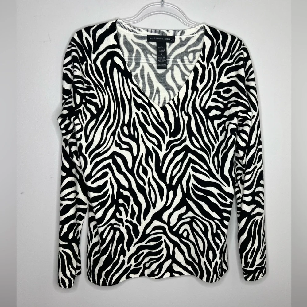 Josephine Chaus black + white zebra striped v neck sweater. Large. - Picture 2 of 5